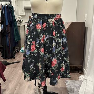Black Roses Vacation Skirt